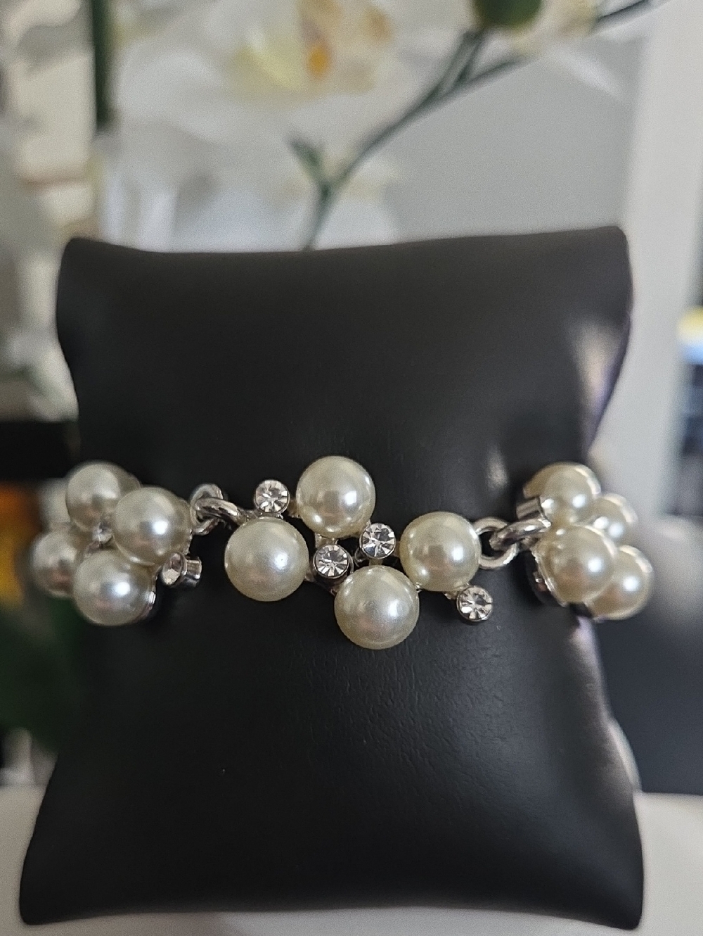 Paparazzi White Pearl/rhinestone Bracelet NWT